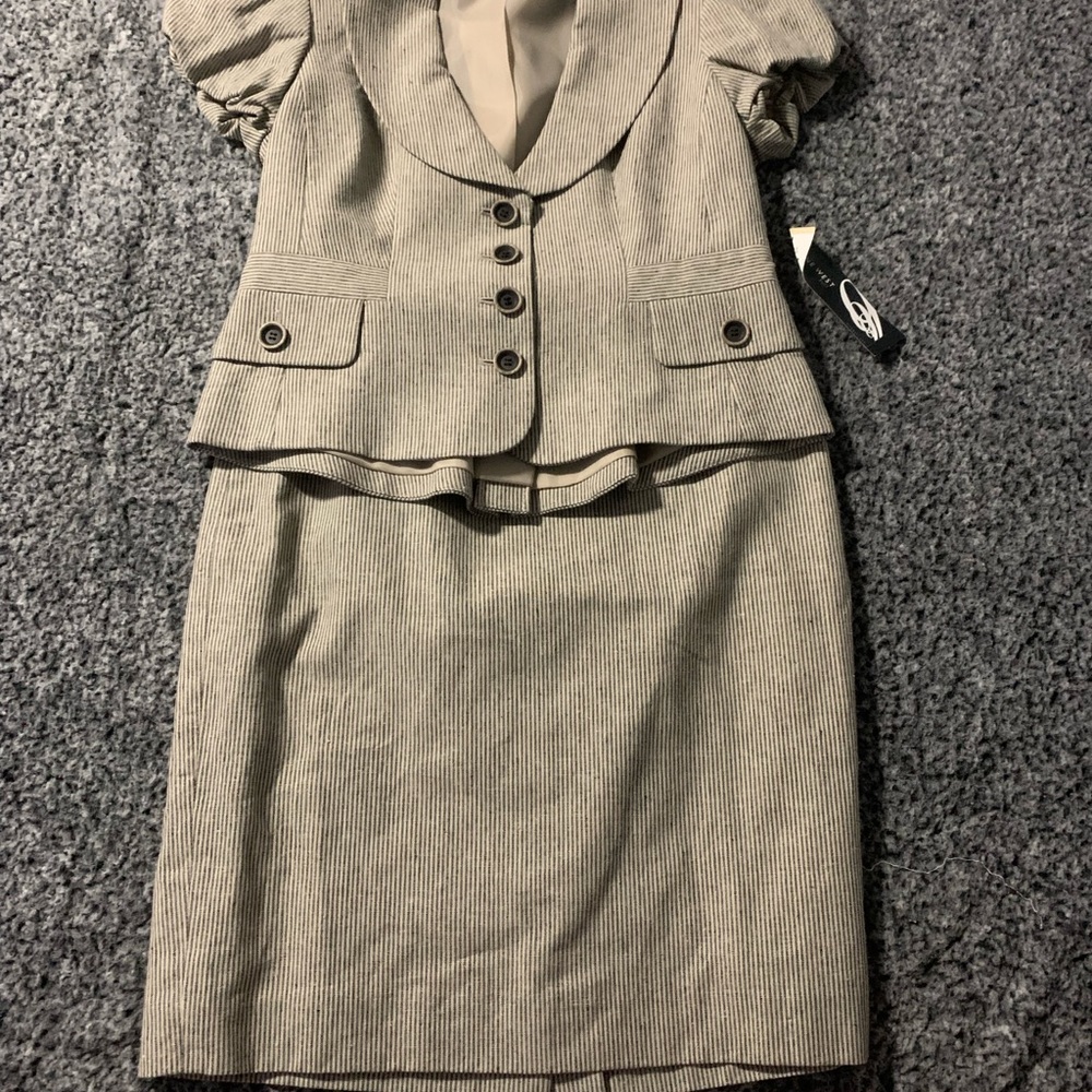 Nine West suit NWT